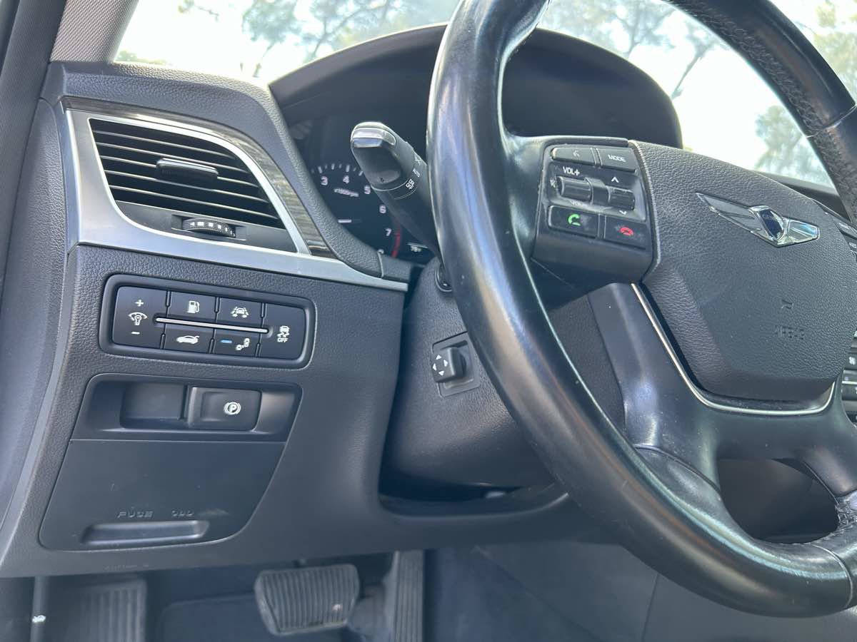 Used 2018 Genesis G80 3.8 RWD image 14