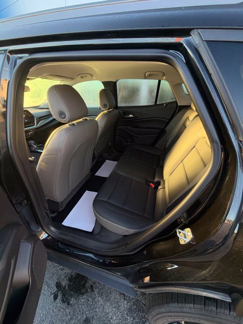 Used 2025 Chevrolet Trax ACTIV FWD image 22