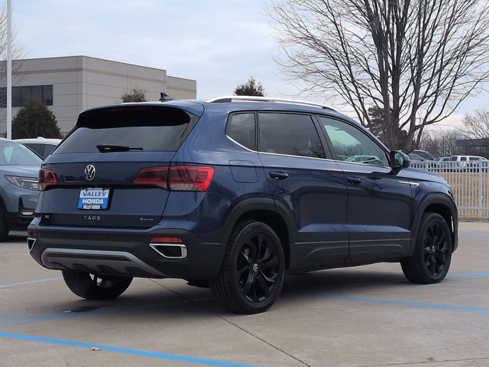 Used 2022 Volkswagen Taos SE image 5