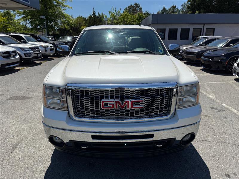 Used 2013 GMC Sierra 1500 SLT w/ SLT White Diamond Edition AWD/4WD image 3