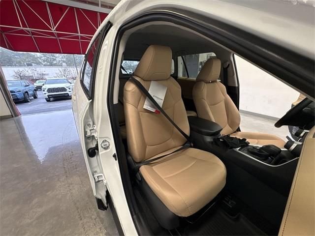 Used 2025 Toyota RAV4 LE AWD/4WD image 24