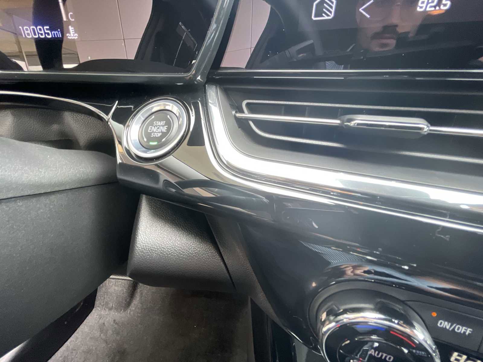 Used 2025 Chevrolet Trax ACTIV w/ Driver Confidence Package image 16