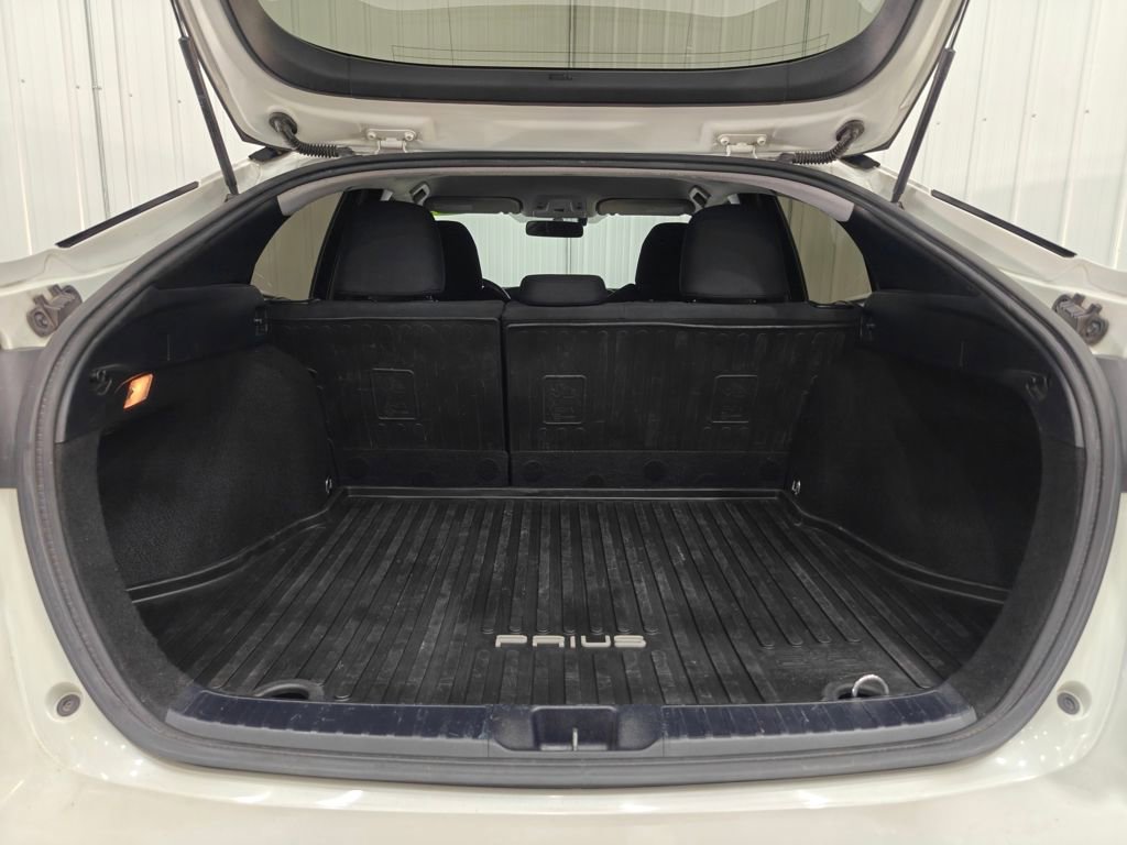 Used 2016 Toyota Prius Three image 25