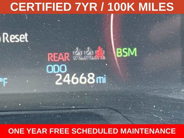 Used 2025 Toyota RAV4 XLE AWD/4WD image 28