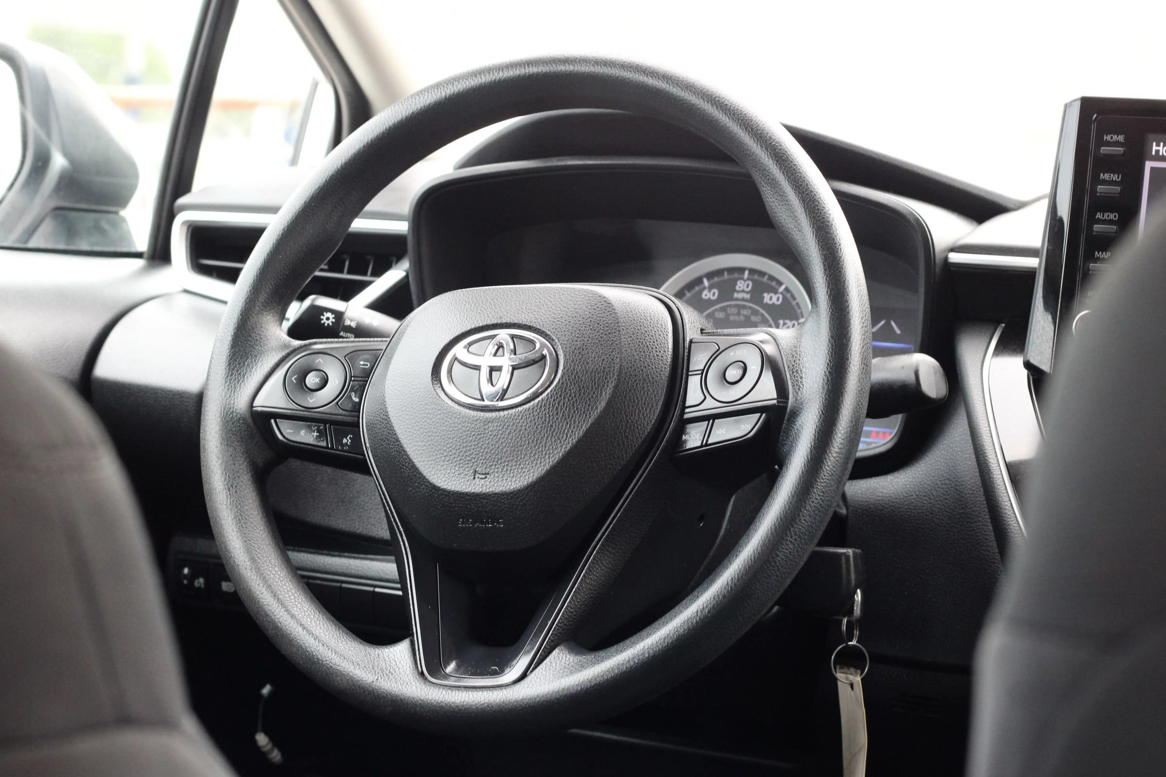 Used 2022 Toyota Corolla LE FWD image 14