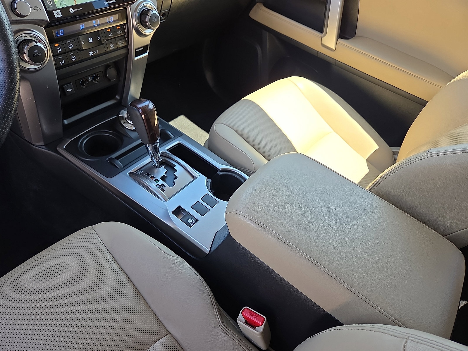 Used 2024 Toyota 4Runner Limited AWD/4WD image 25