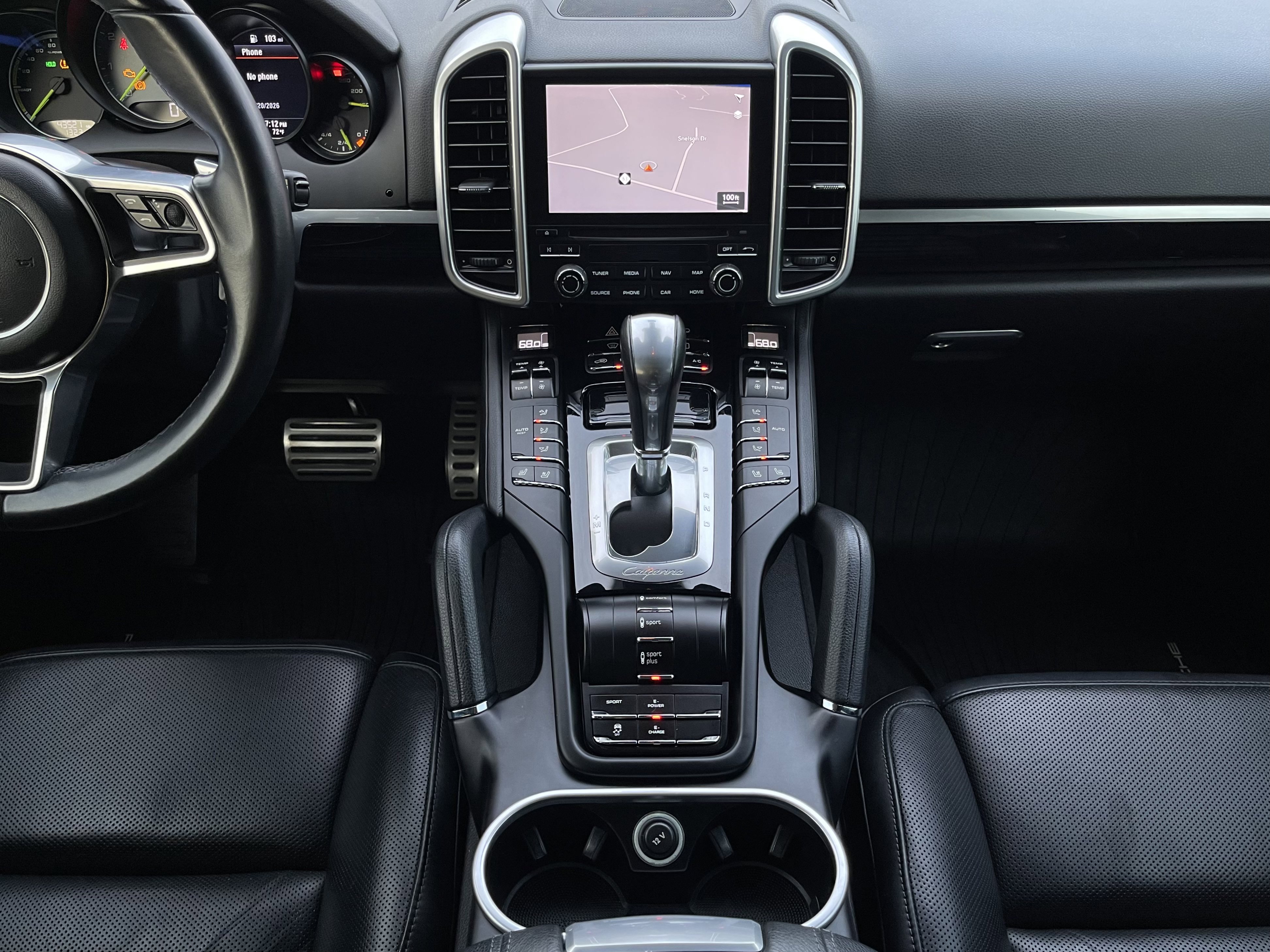 Used 2018 Porsche Cayenne S Platinum image 21