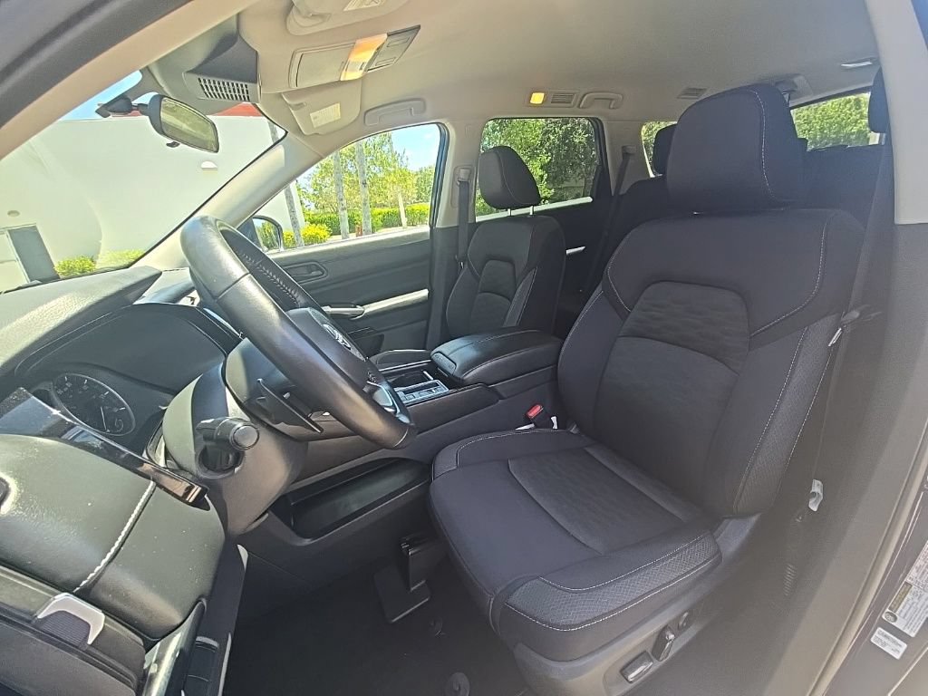 Used 2024 Nissan Pathfinder SV FWD image 16
