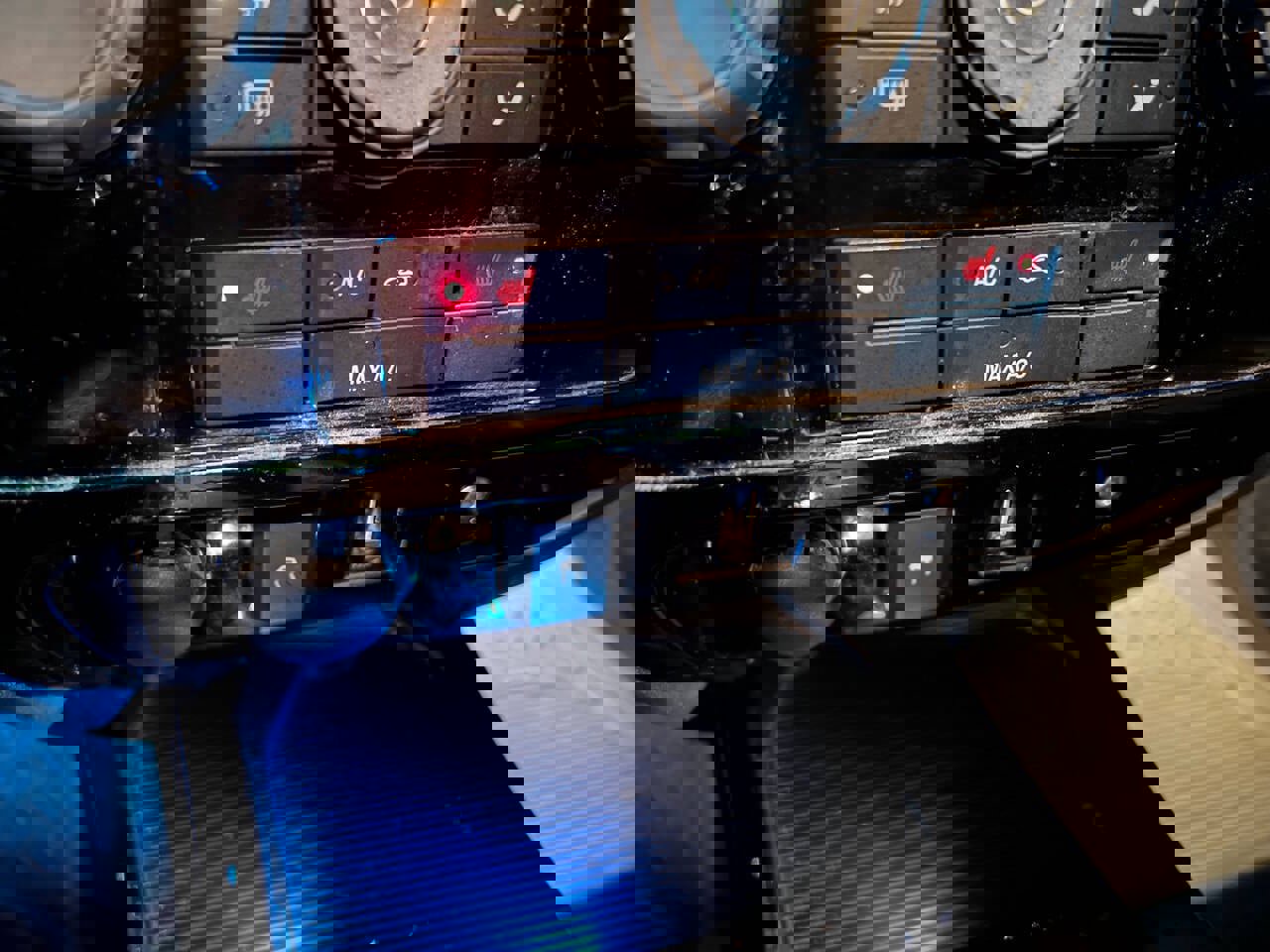 Used 2010 Ford Escape Limited image 13