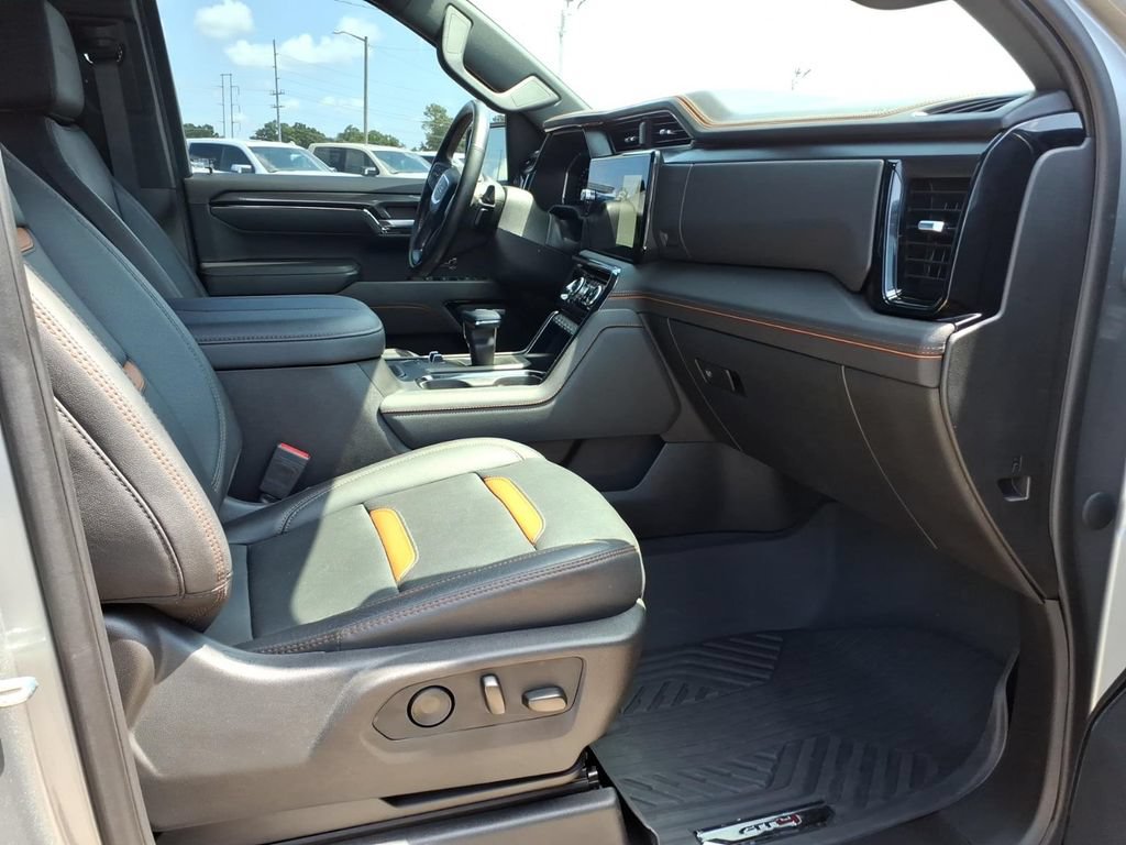 Used 2023 GMC Sierra 1500 AT4 AWD/4WD image 12