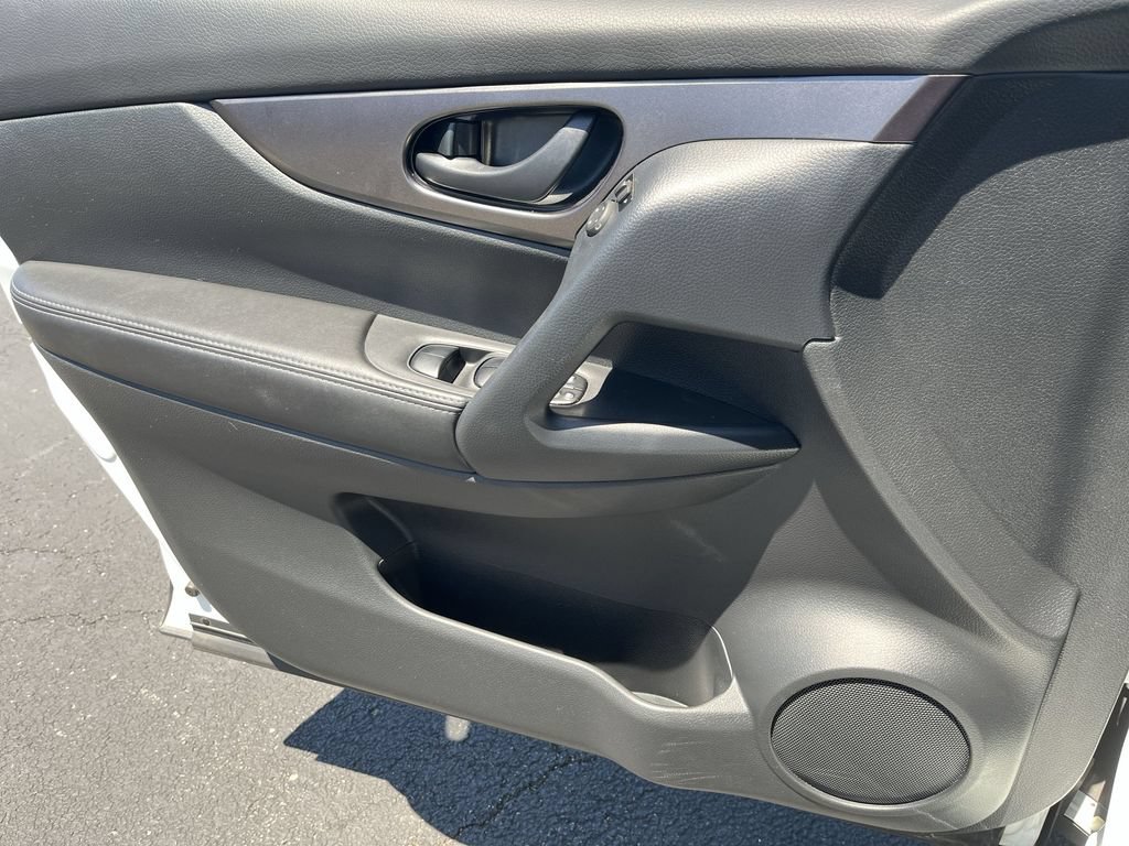 Used 2022 Nissan Rogue Sport S FWD image 13