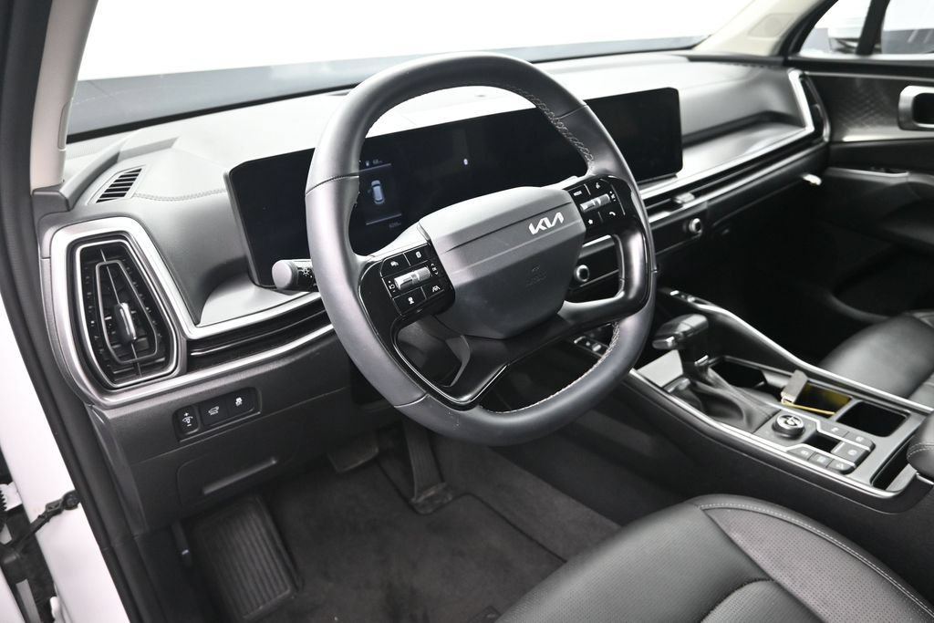 Certified 2026 Kia Sorento EX AWD/4WD image 12