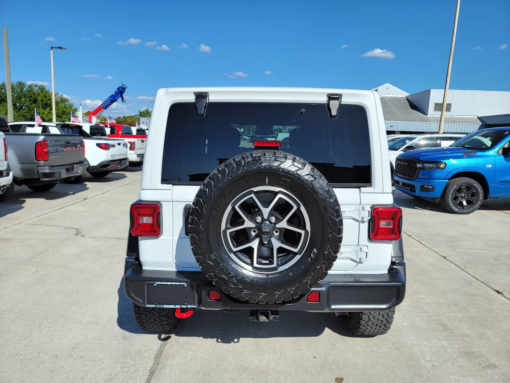 Used 2025 Jeep Wrangler Unlimited Rubicon w/ Convenience Group AWD/4WD image 4