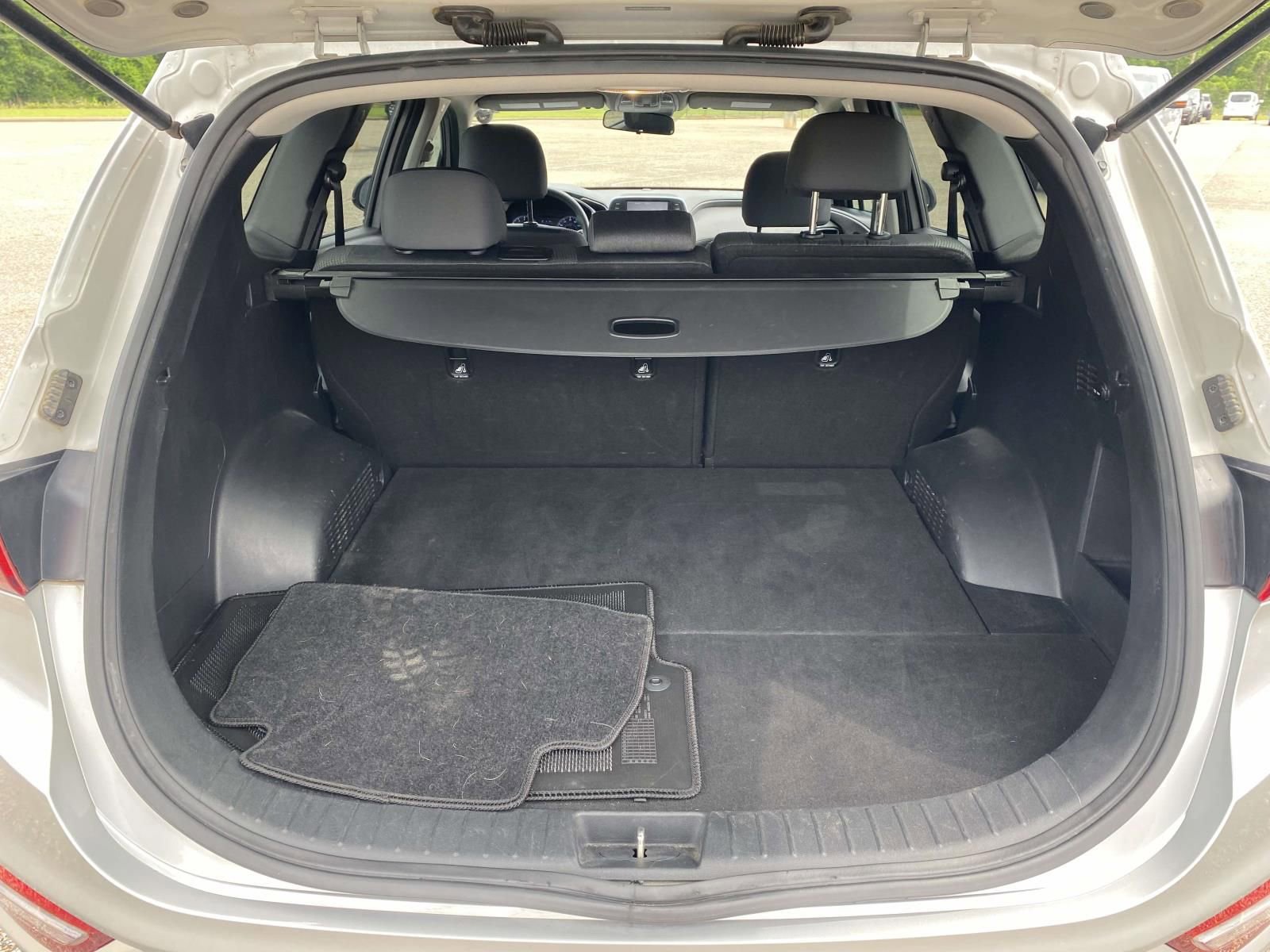 Used 2020 Hyundai Santa Fe SE AWD/4WD image 10