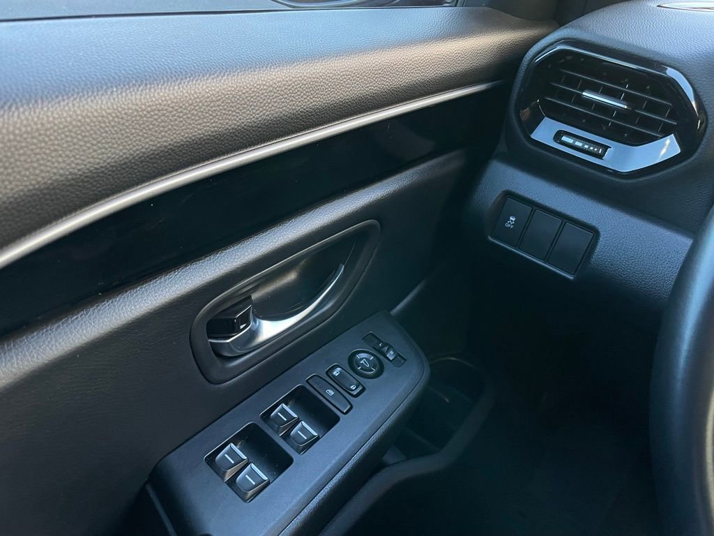 Certified 2025 Honda Pilot Sport image 22