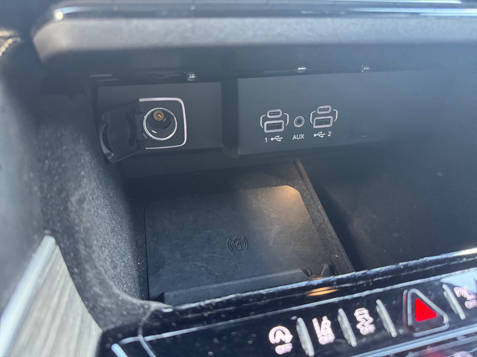 Used 2024 Jeep Wagoneer Series II w/ Flexible Seating Group RWD image 26