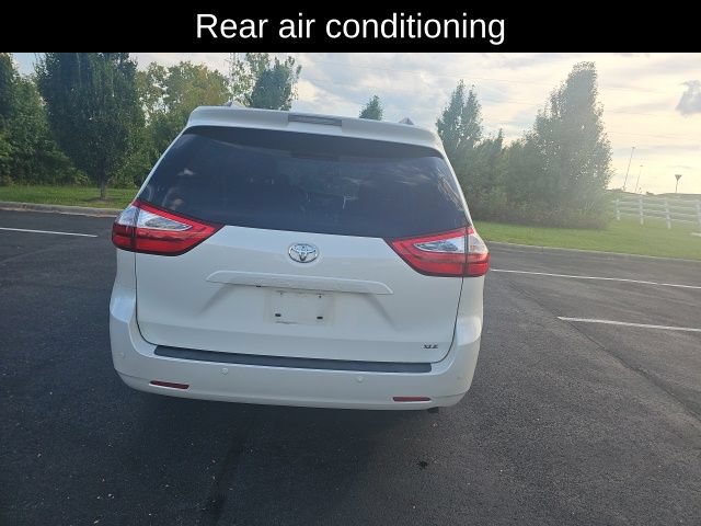 Used 2017 Toyota Sienna XLE w/ XLE Navigation Package FWD image 9