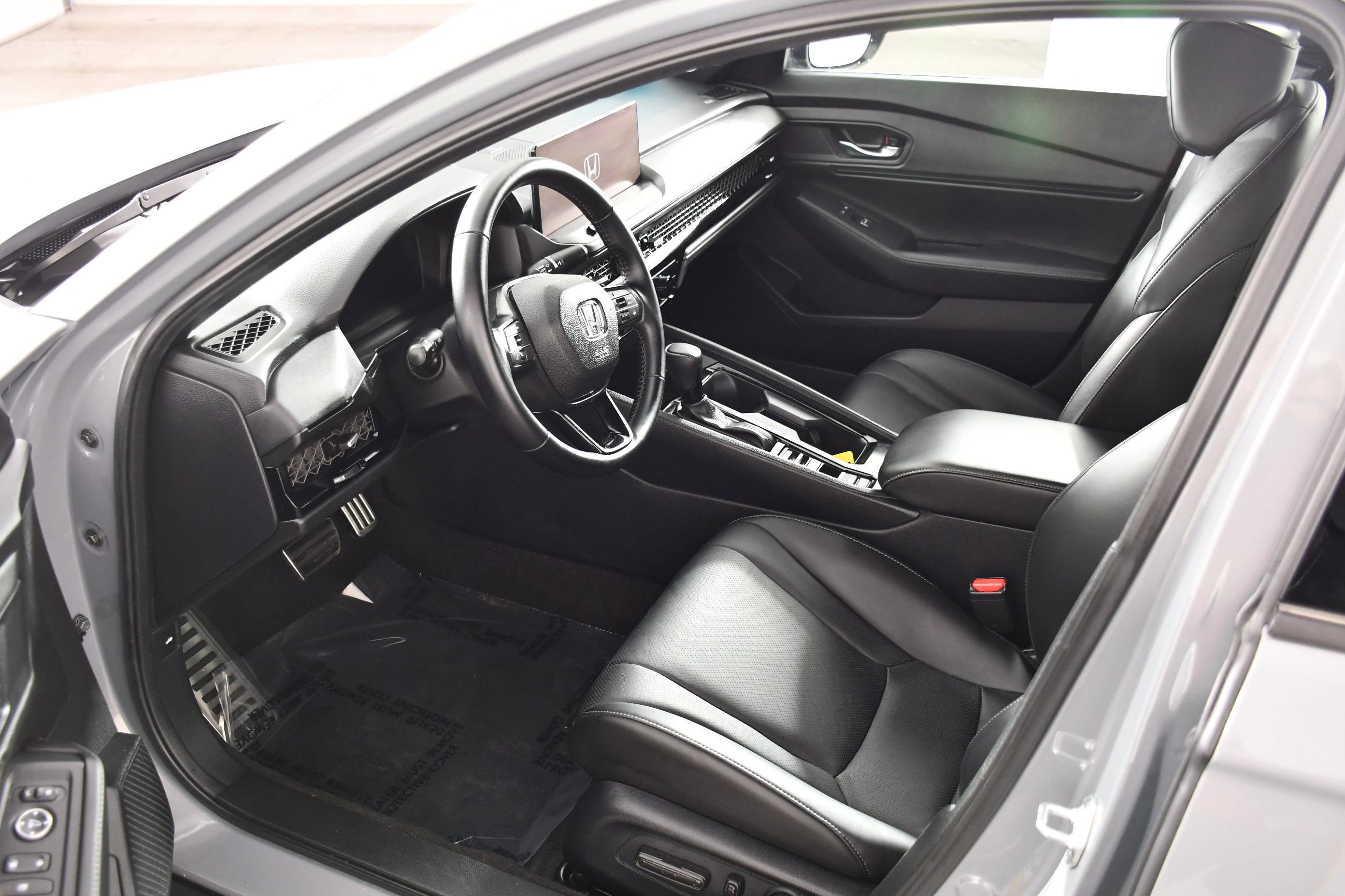 Used 2025 Honda Accord Sport image 2