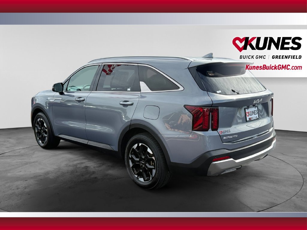 Used 2024 Kia Sorento S FWD image 8