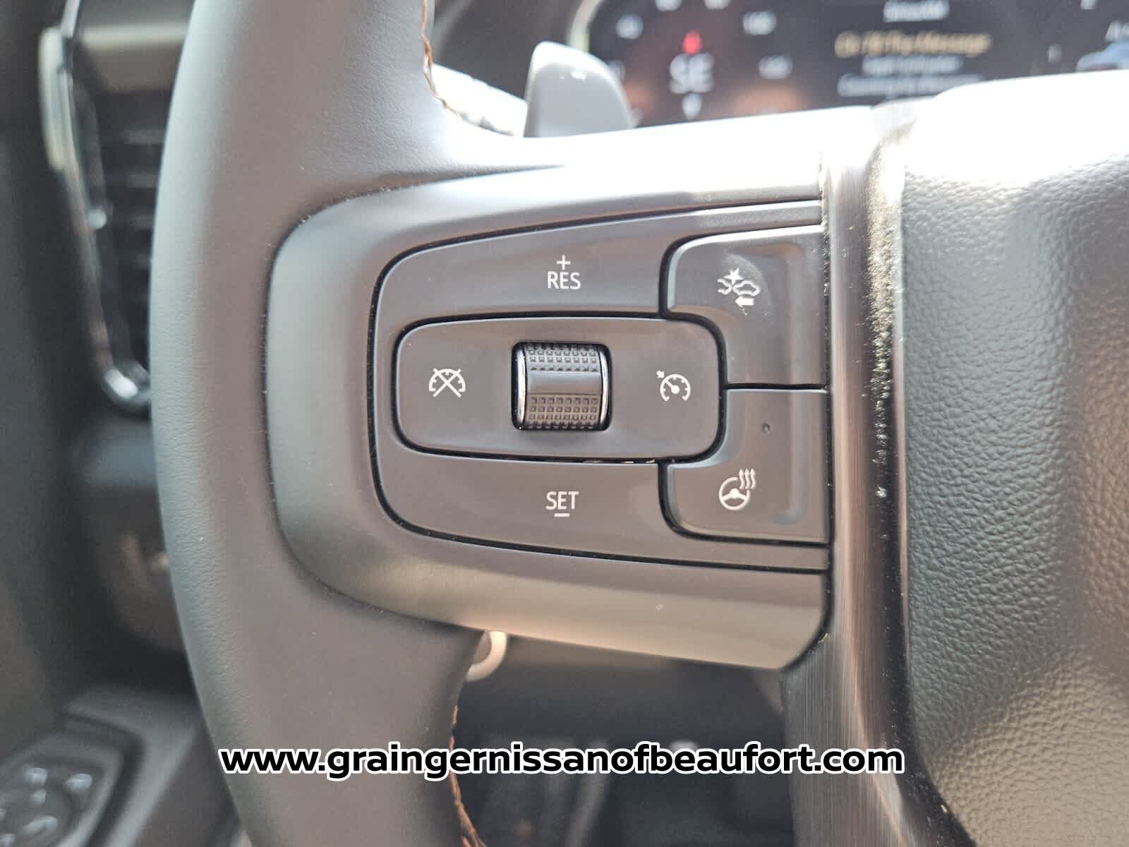 Used 2025 GMC Sierra 1500 AT4 w/ AT4 Premium Package AWD/4WD image 13
