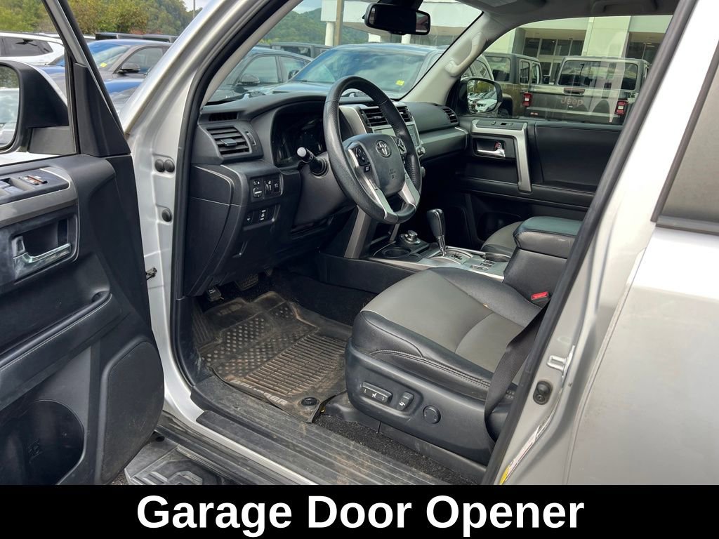 Used 2020 Toyota 4Runner SR5 Premium image 10