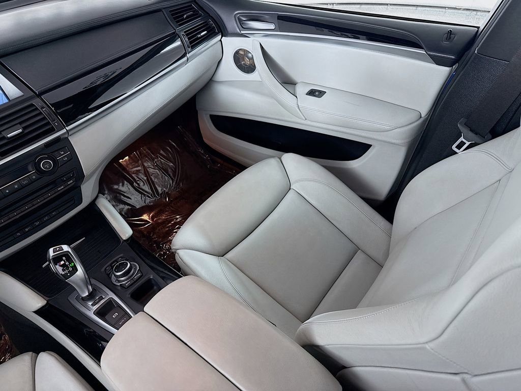 Used 2013 BMW X5 M image 24