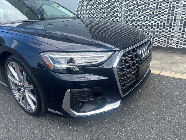 Certified 2023 Audi S8 w/ S8 Comfort Plus Package AWD/4WD image 7