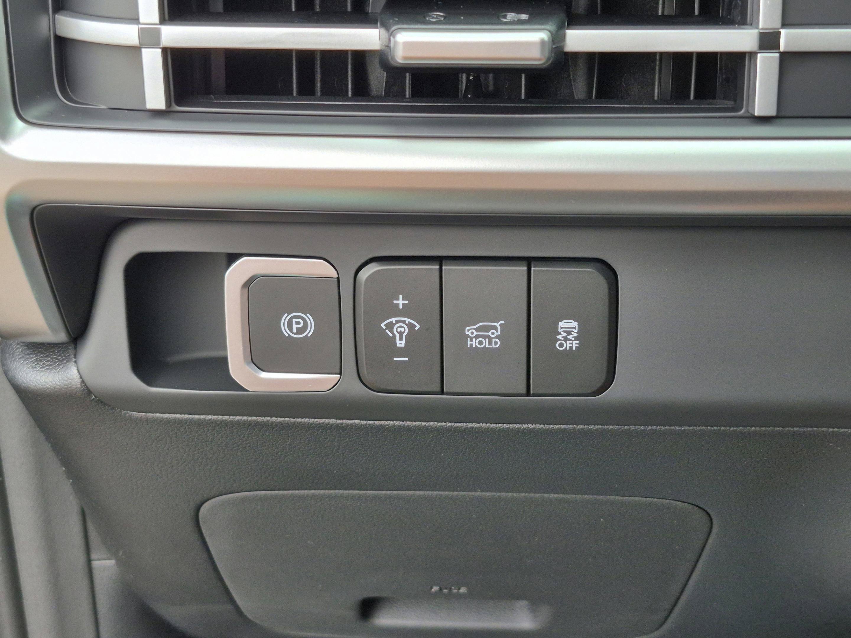 New 2026 Hyundai Santa Fe SEL FWD image 30