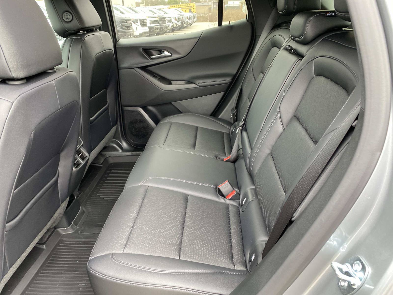 Used 2026 Chevrolet Equinox LT w/ Convenience Package II AWD/4WD image 7