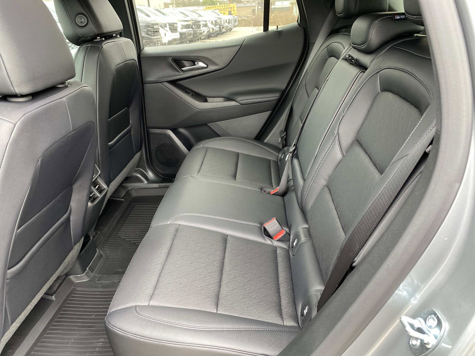Used 2026 Chevrolet Equinox LT w/ Convenience Package II AWD/4WD image 7