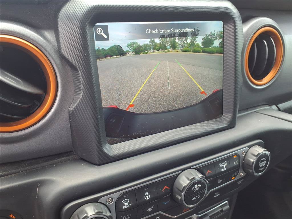 Used 2022 Jeep Gladiator Mojave w/ Cold Weather Group AWD/4WD image 37