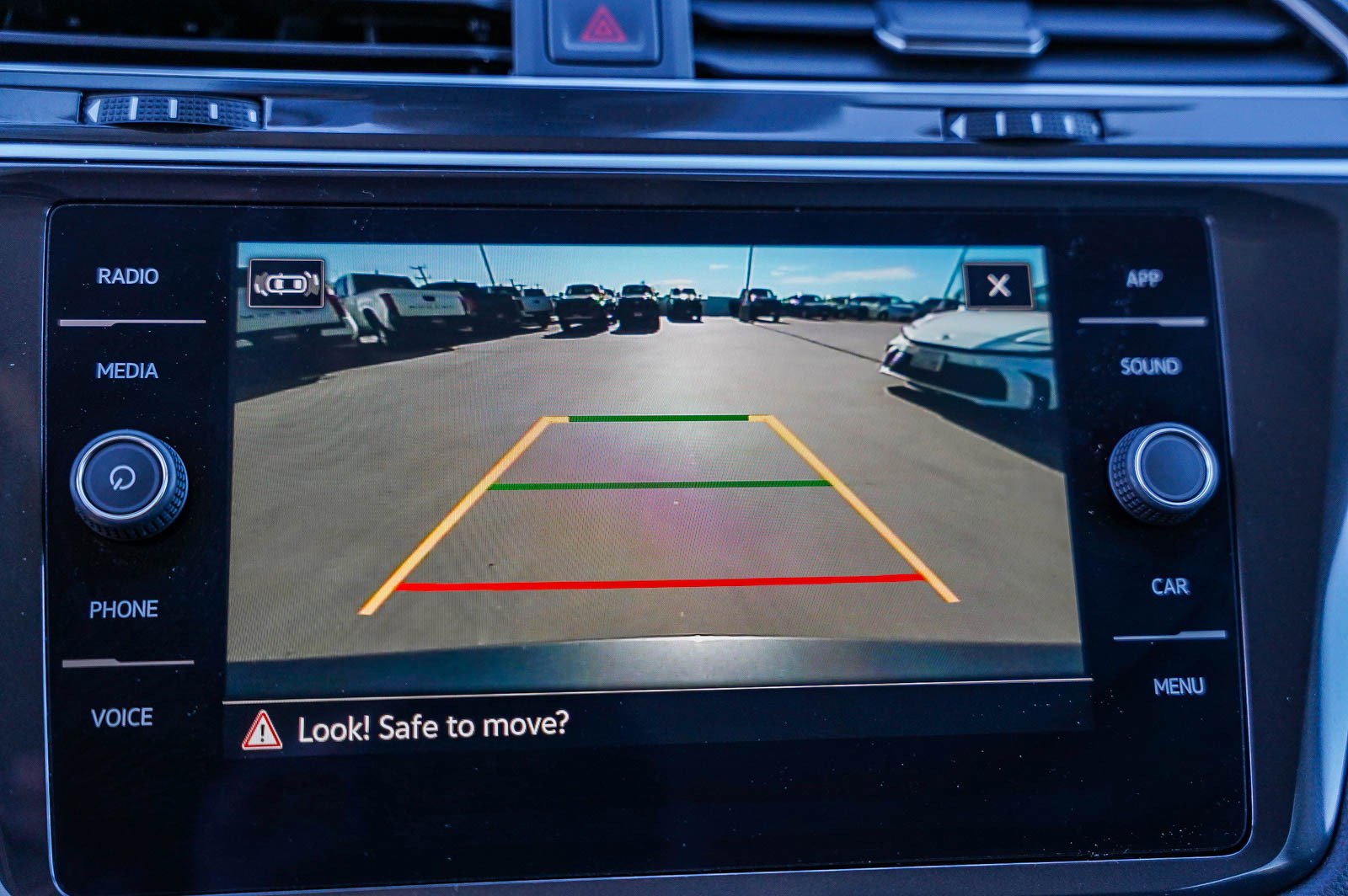 Used 2024 Volkswagen Tiguan SE image 24