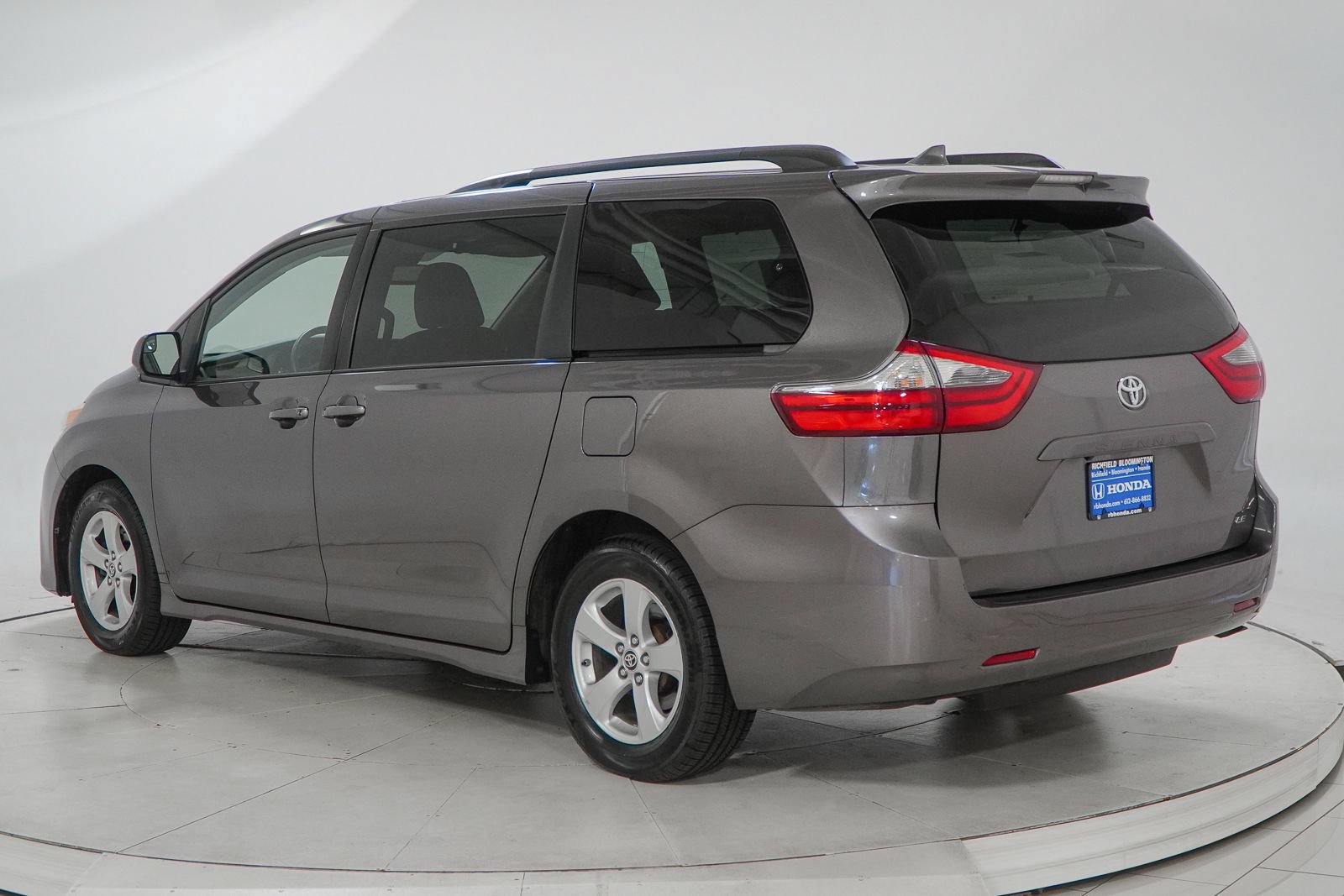 Used 2020 Toyota Sienna LE FWD image 7