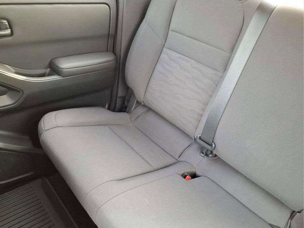 Used 2024 Nissan Frontier S AWD/4WD image 16