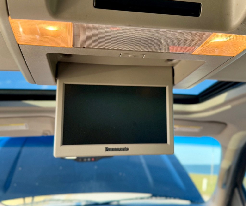 Used 2013 Chevrolet Avalanche LTZ image 17