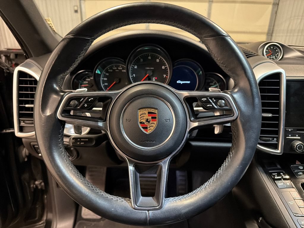 Used 2018 Porsche Cayenne Platinum Edition AWD/4WD image 14