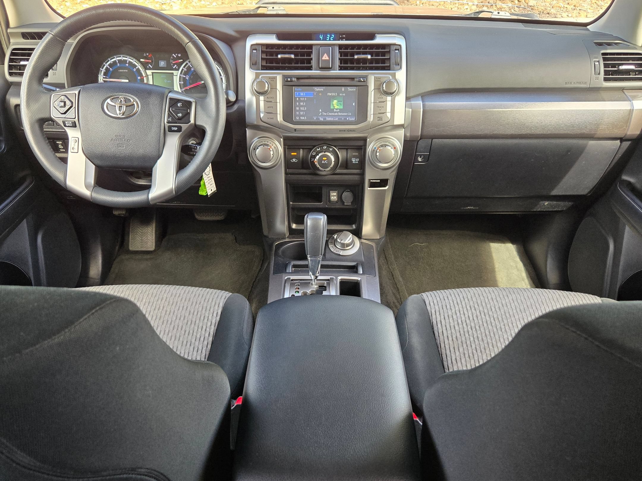 Used 2019 Toyota 4Runner SR5 AWD/4WD image 17