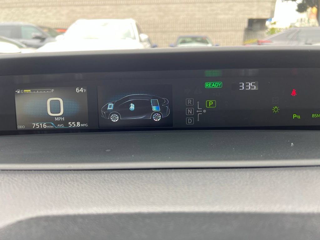 Certified 2022 Toyota Prius LE FWD image 32