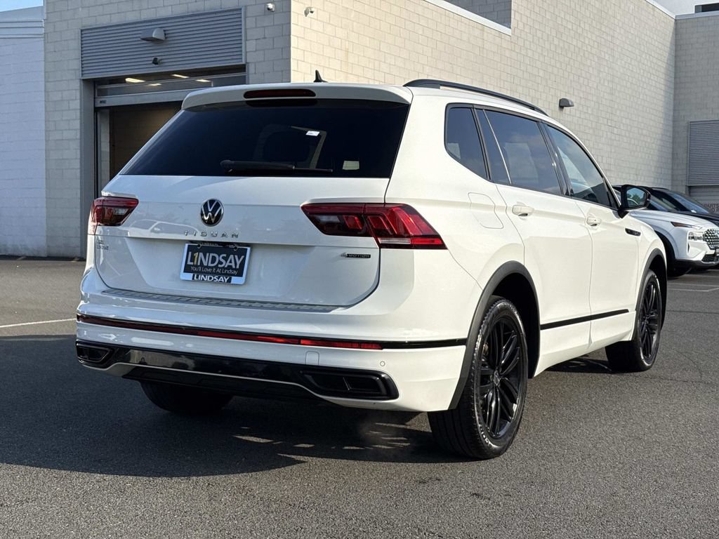 Used 2022 Volkswagen Tiguan SE R-Line AWD/4WD image 3