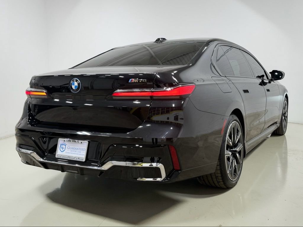 Used 2024 BMW i7 M70 w/ Premium Package image 17