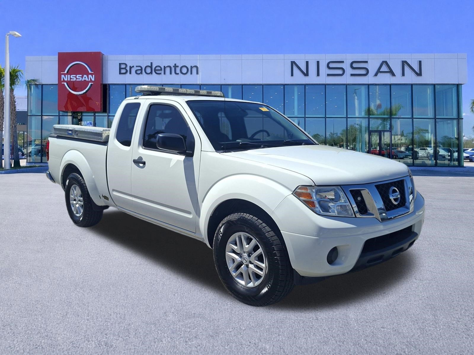 Used 2019 Nissan Frontier SV image 3