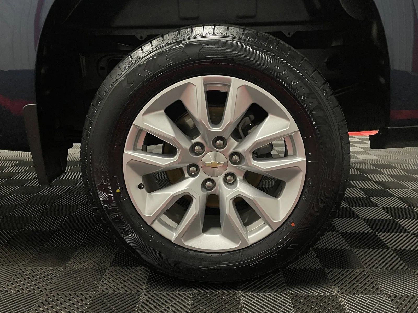 Used 2020 Chevrolet Silverado 1500 Custom w/ Custom Value Package image 13