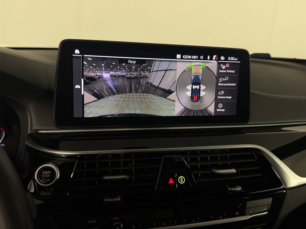 Used 2022 BMW M550i xDrive w/ Dynamic Handling Package AWD/4WD image 16