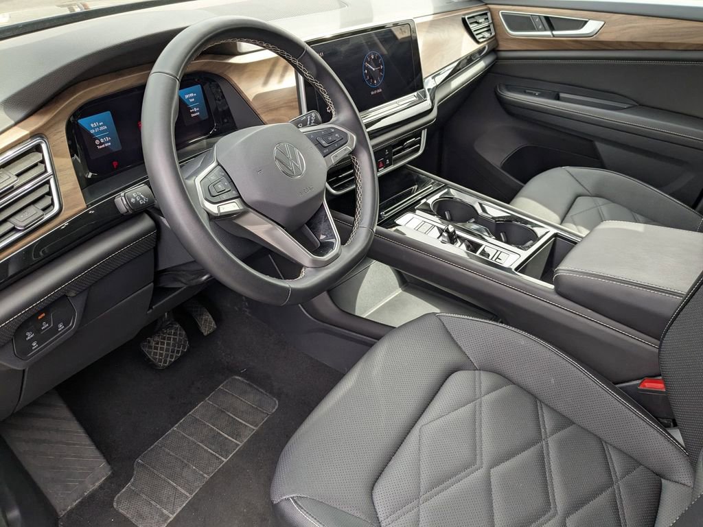 Used 2025 Volkswagen Atlas SE image 15