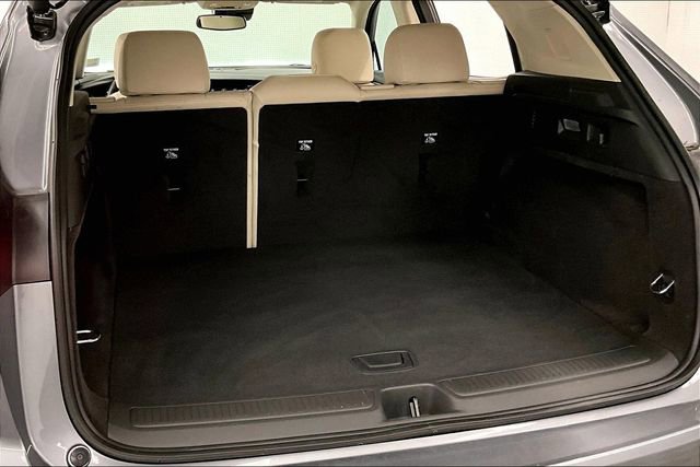 Used 2022 Buick Envision Essence w/ Safety Package image 38