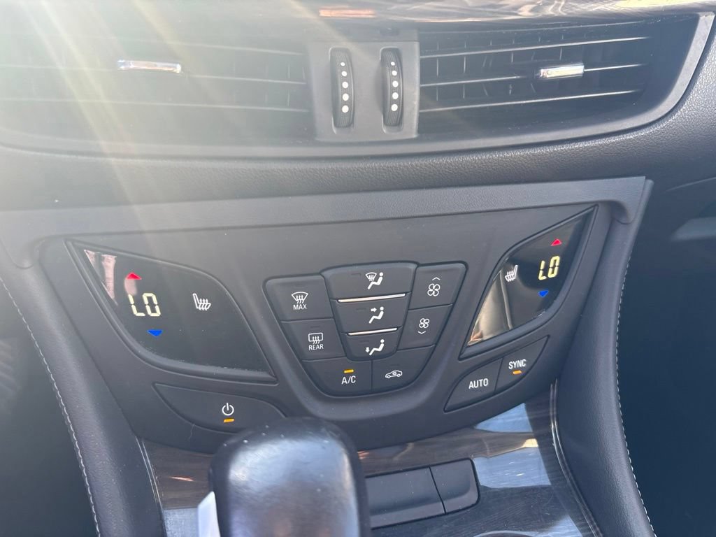 Used 2020 Buick Envision Essence w/ Experience Buick Package AWD/4WD image 18