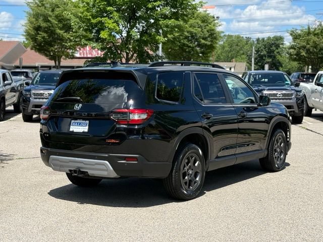 Used 2025 Honda Pilot TrailSport image 5