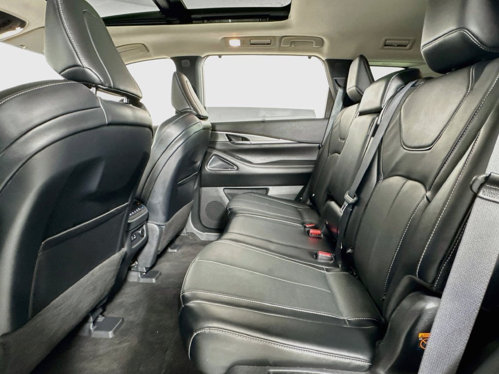 Used 2023 INFINITI QX60 Luxe w/ Vision Package AWD/4WD image 13