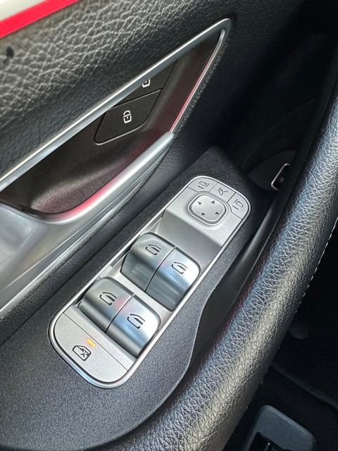 Used 2025 Mercedes-Benz GLE 350 4MATIC image 18