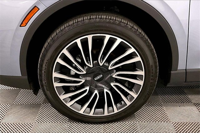 Used 2022 Lincoln Corsair Reserve w/ Luxury Package image 9